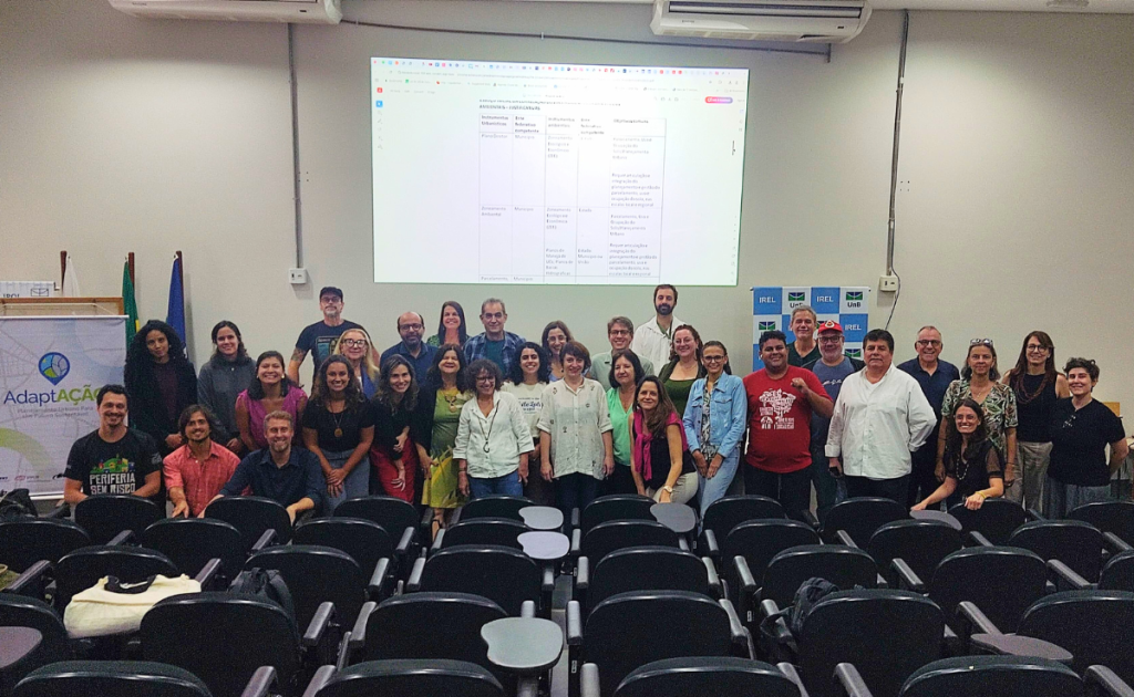 Pesquisadores da rede Observatório das Metrópoles em Workshop Nacional da Rede de Avaliação dos Instrumentos de Política Urbana e Adaptação Climática, na Universidade de Brasília (UnB), em 01/07/25
